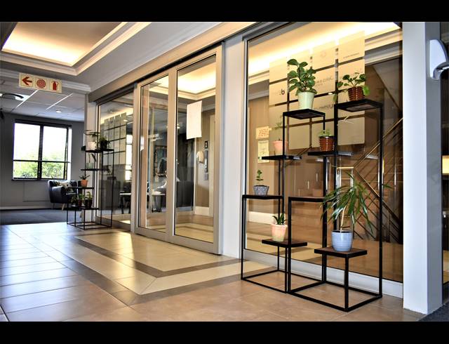 26M² BUILDING TO LET IN FOURWAYS